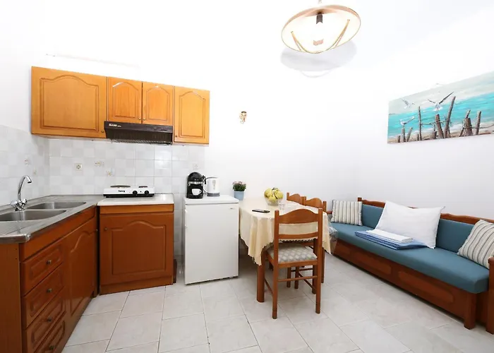 Okeanis カラ・ネラ