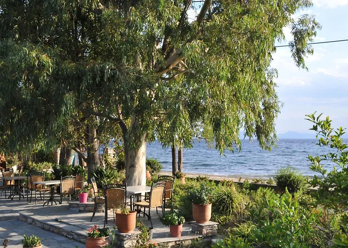 アパート Okeanis カラ・ネラ