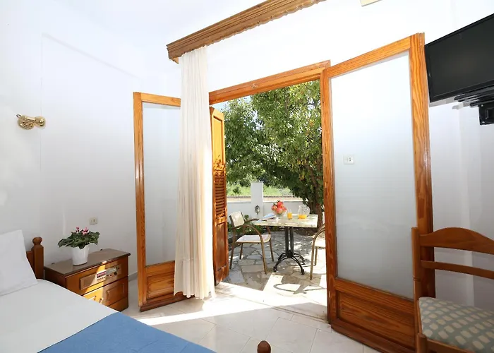 Okeanis アパート カラ・ネラ