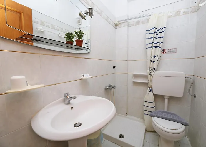 Okeanis カラ・ネラ