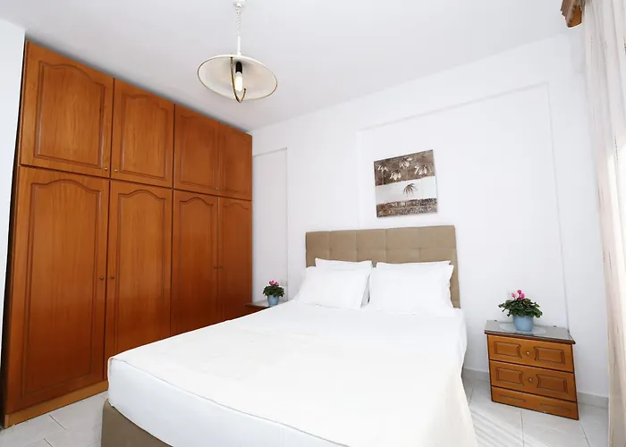 Okeanis * カラ・ネラ