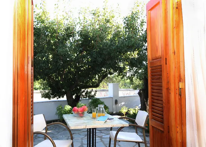 アパート Okeanis カラ・ネラ