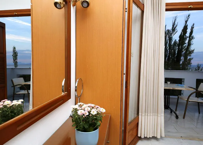 Okeanis * カラ・ネラ