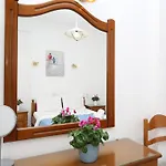 شقة Okeanis