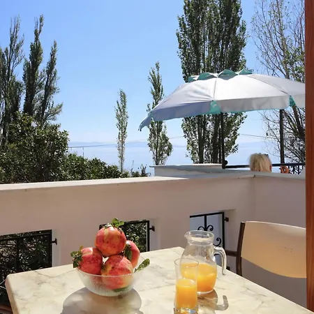 Okeanis Apartment