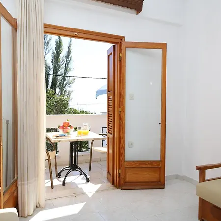 Okeanis Apartment